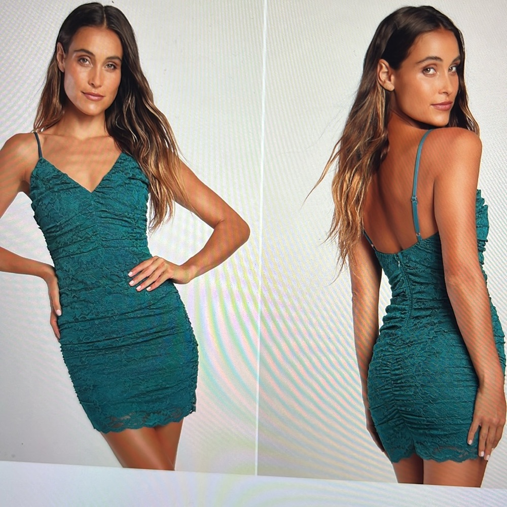 Lulus Adoring Babe Teal Lace Ruched Bodycon dress. NWT